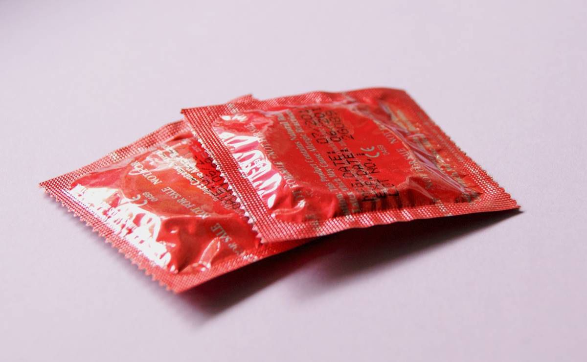 Cofepris alerta por condones falsos, así los puedes detectar