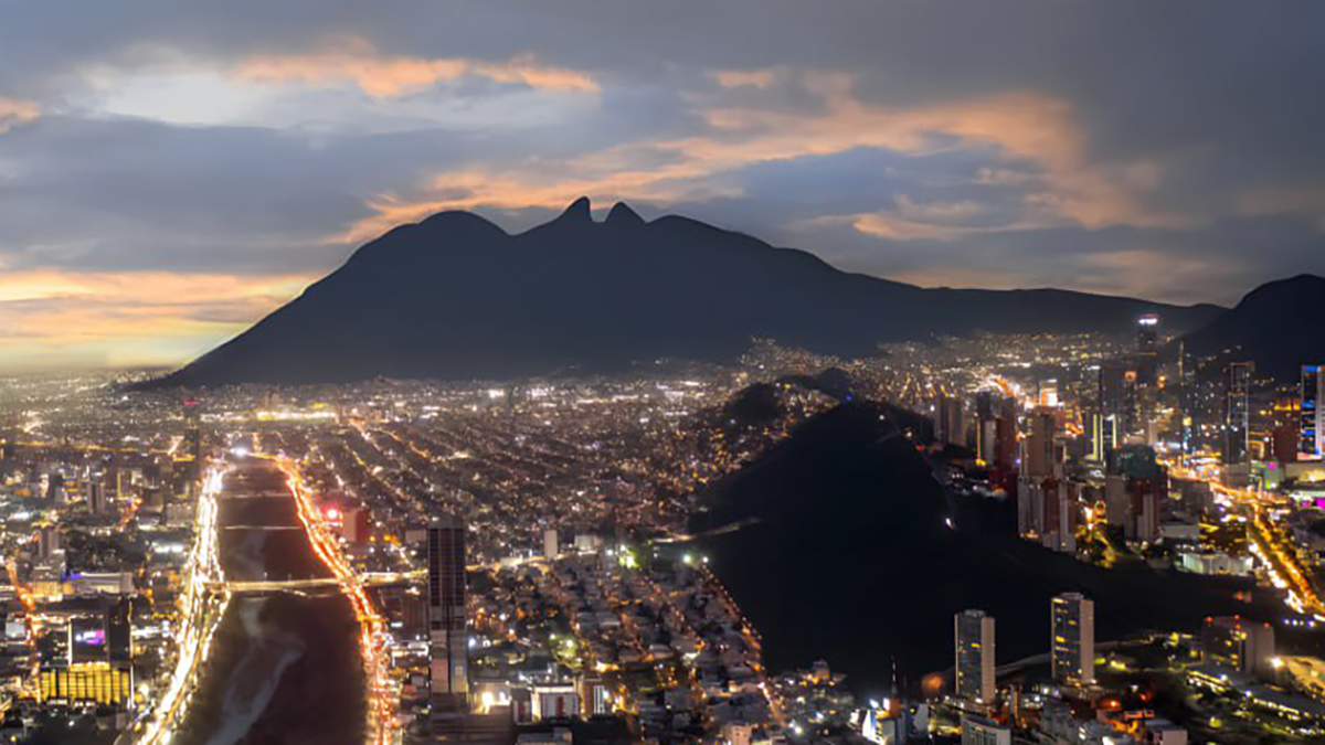Monterrey entrega borrador del Plan de Desarrollo Urbano