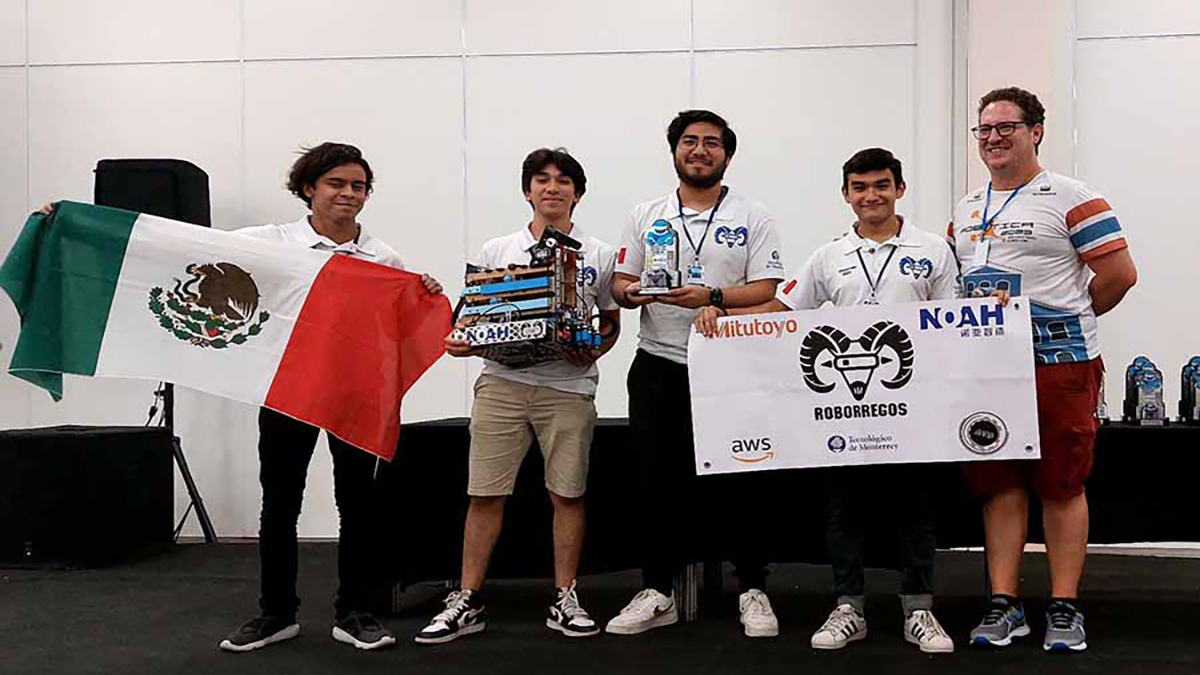 Estudiantes del equipo de robótica del Tec ganan competencia en Brasil