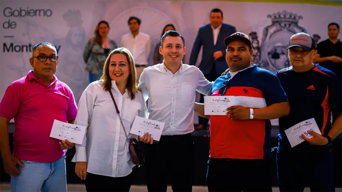 Monterrey otorga primera entrega de microcréditos a emprendedores